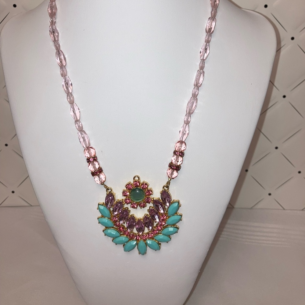 Necklace with statement pendant ❤️